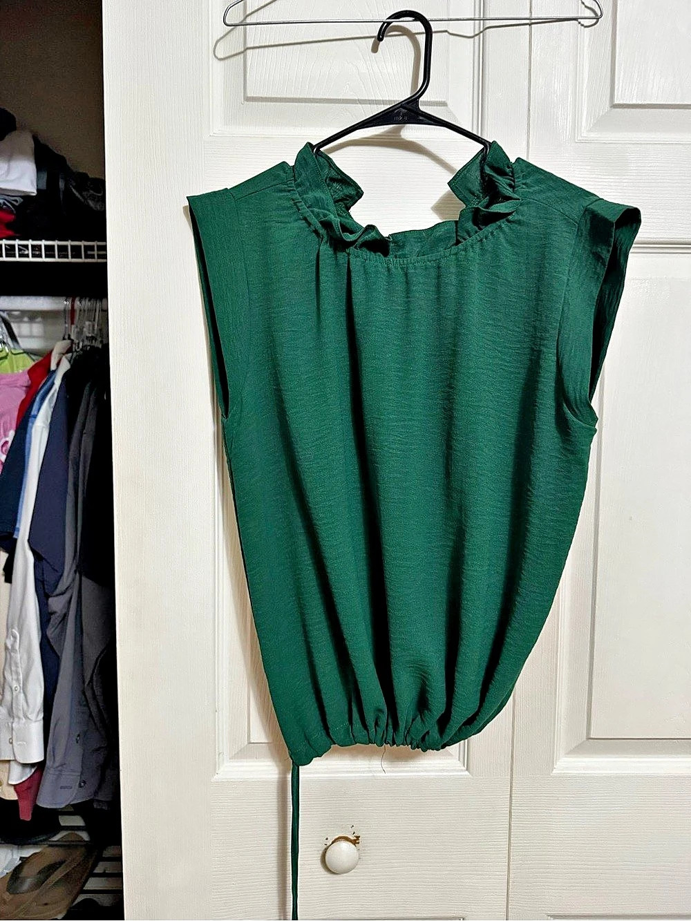 Sleeveless Top in Green Large Like New